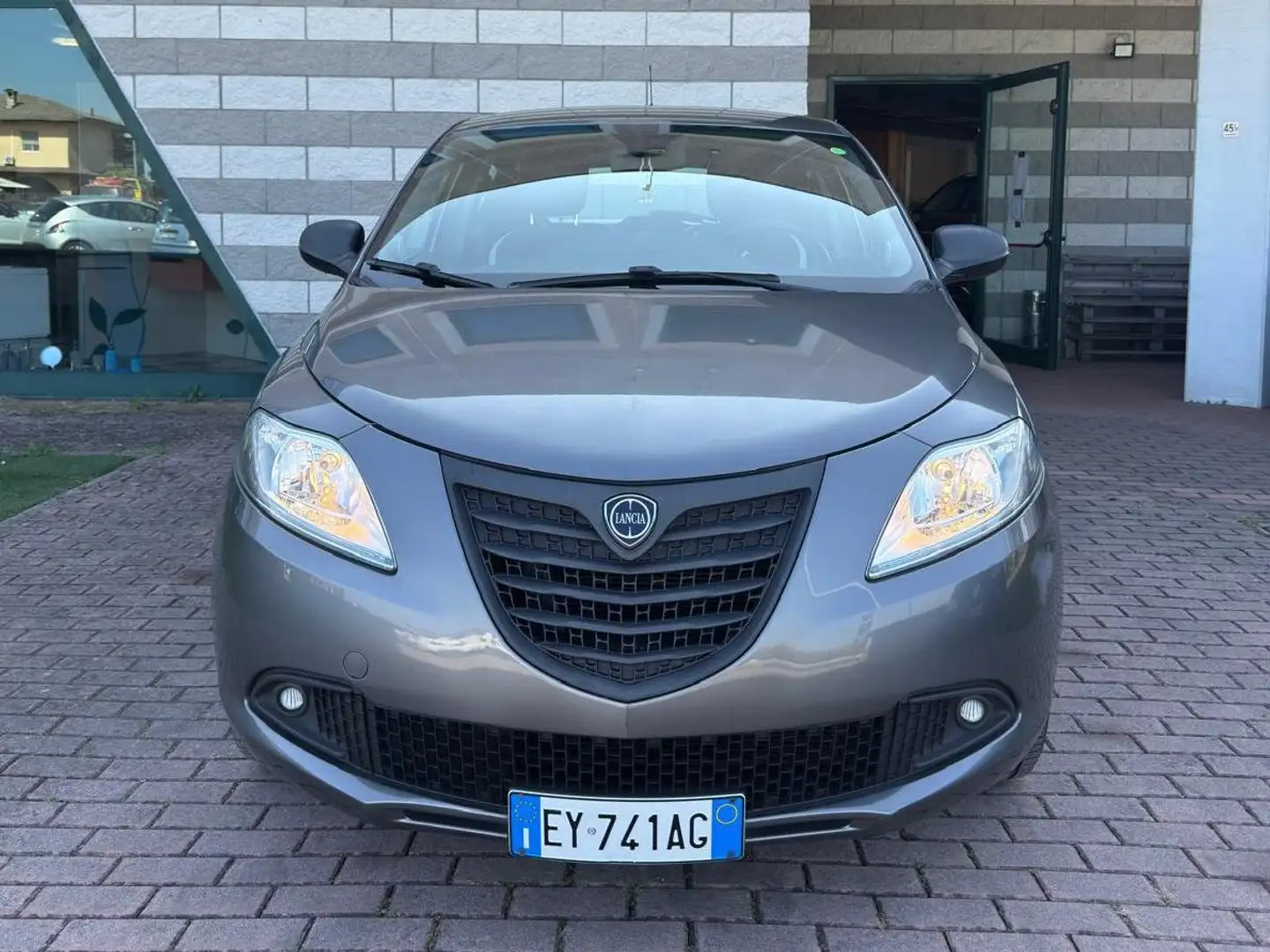Lancia Ypsilon Ypsilon III 2011 1.2 8v Silver c/clima 69cv Grau - 1