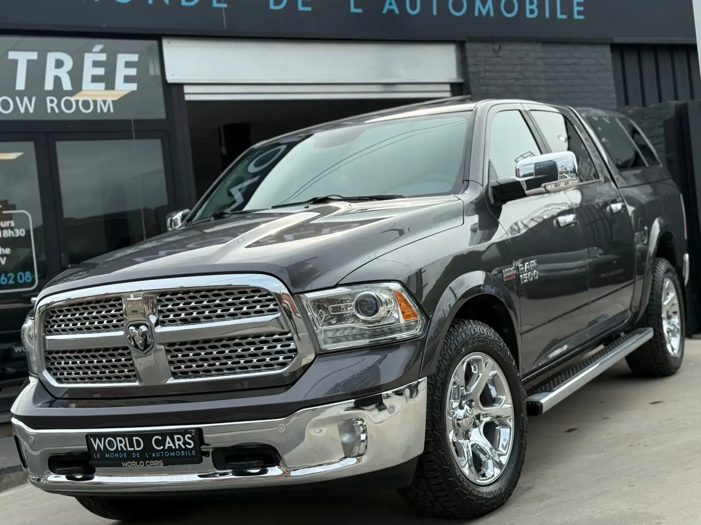 Dodge RAM 5.7i LPG LARAMIE/ TVA*BTW/ AIR-MATIC/ FULL OPTIONS Gris - 1