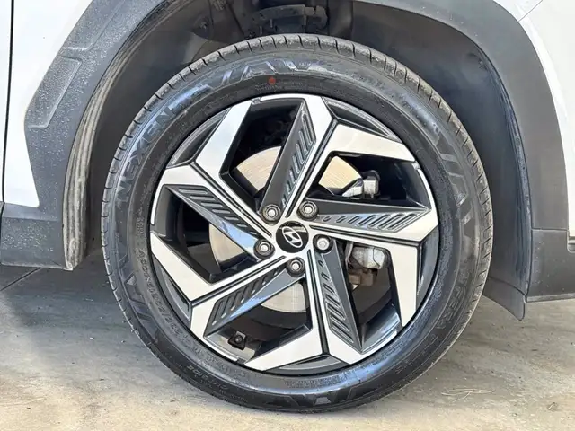 Hyundai Tucson view 16