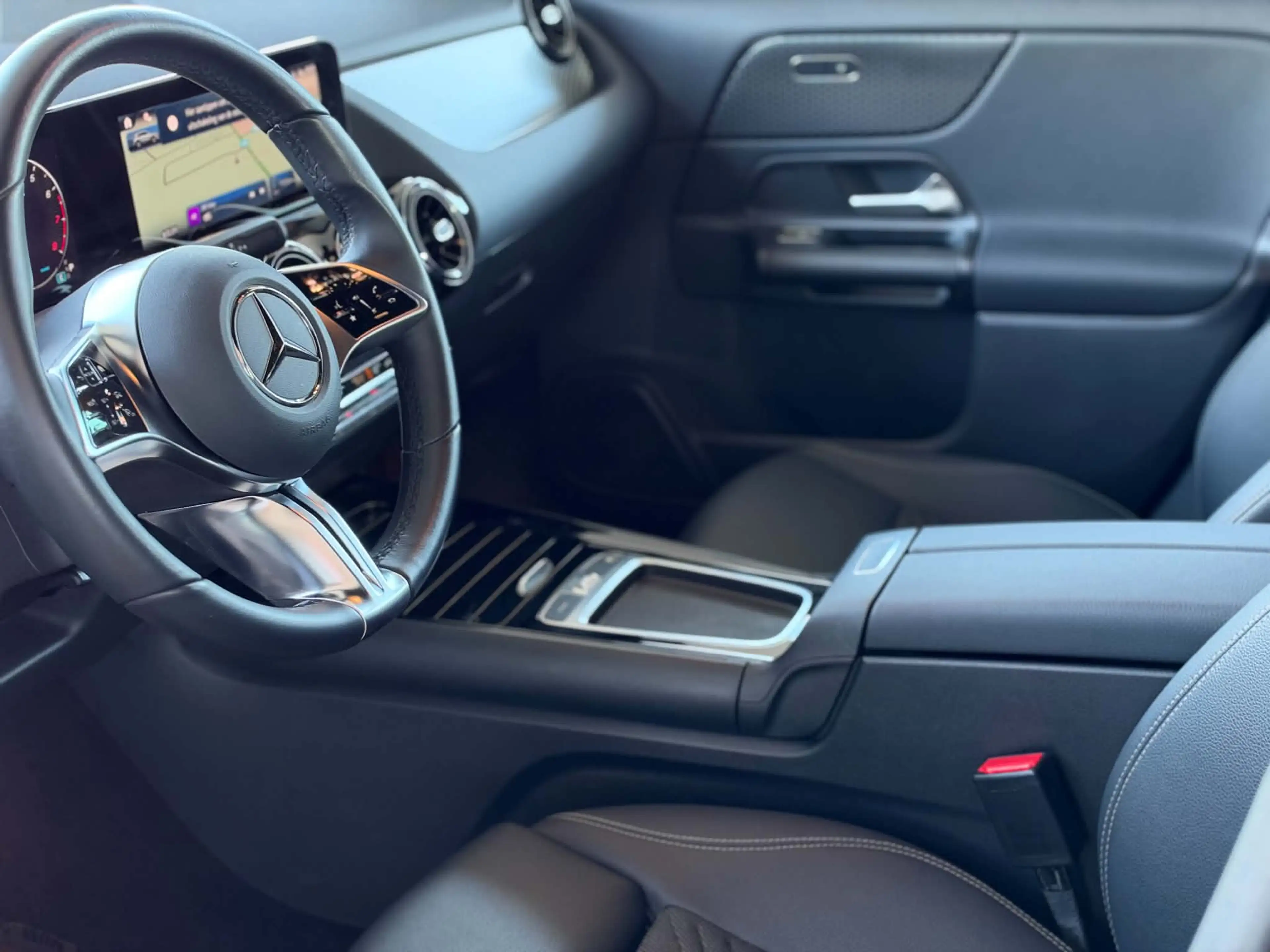 Mercedes-Benz GLA 180 2025 automaat trekhaak gps achteruitrijcamera — photo 4