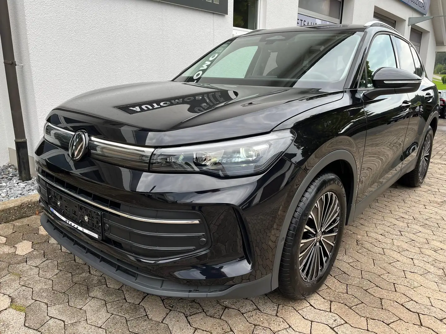 Volkswagen Tiguan 1.5 eTSI Life LED NAVI ACC TOTWINKEL AHK Schwarz - 2