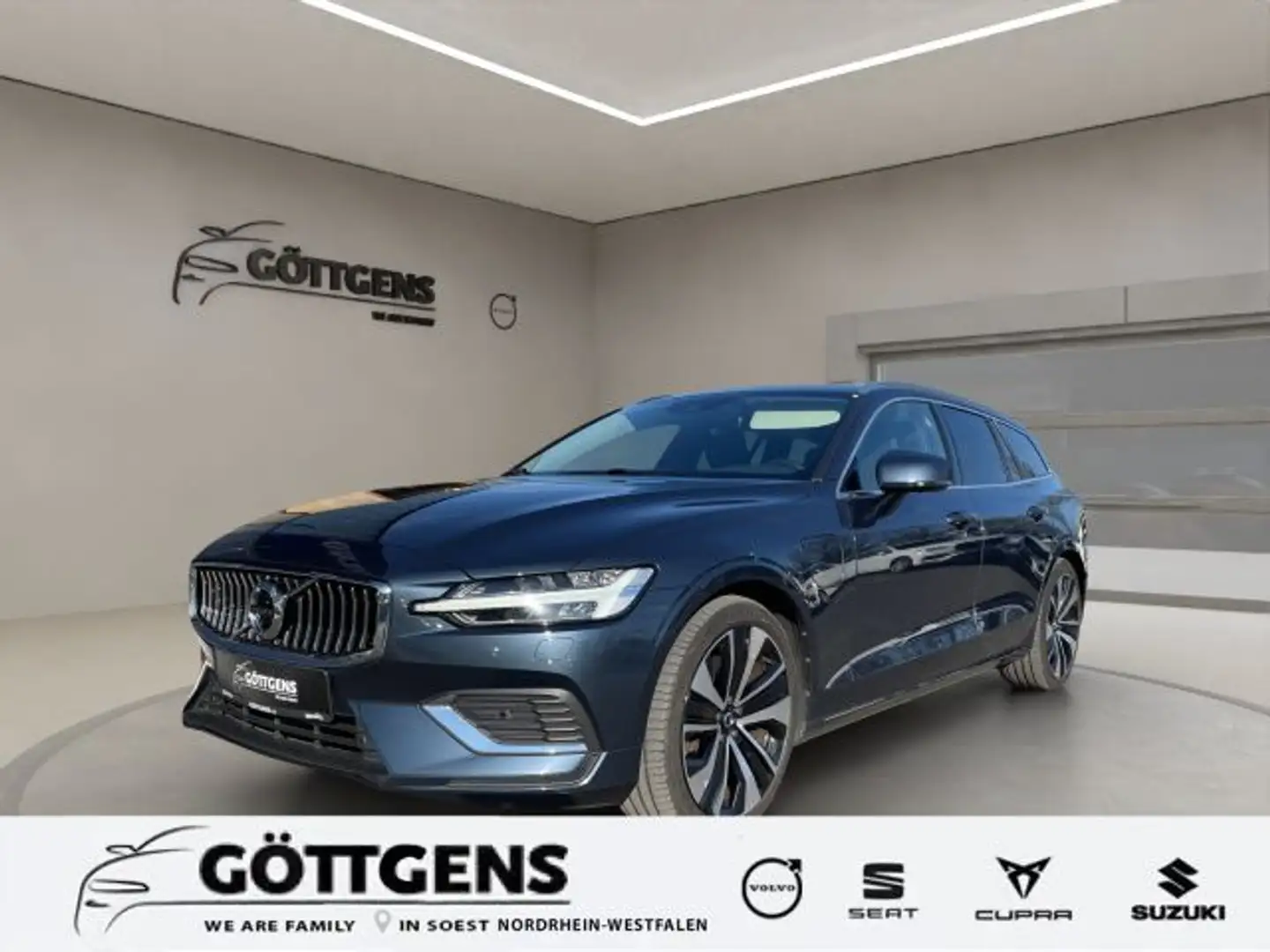 Volvo V60 T8 RECHARGE INSCRIPTION AHK PANO 360° NAVI 19 Bleu - 1
