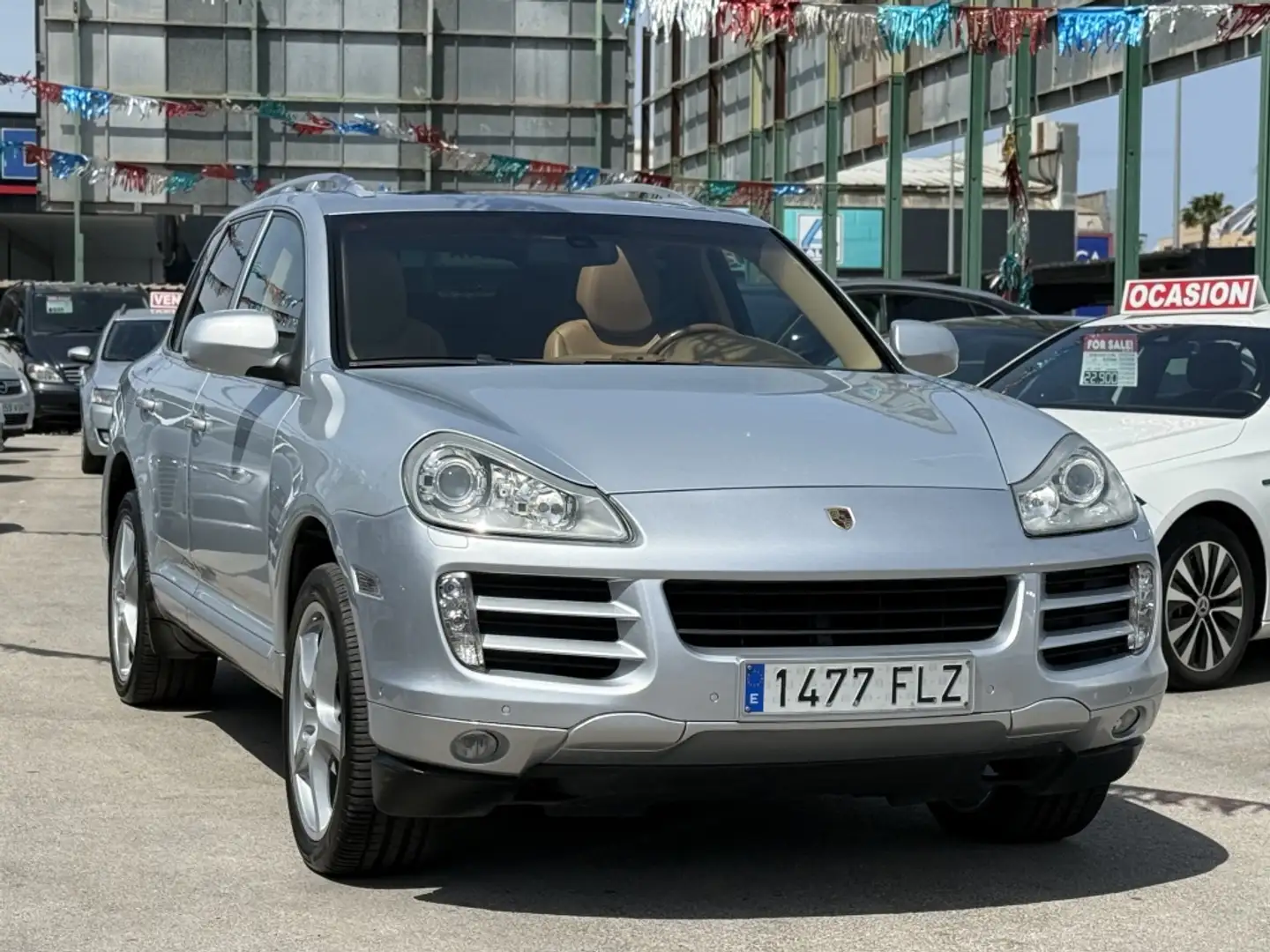Porsche Cayenne Plateado - 1