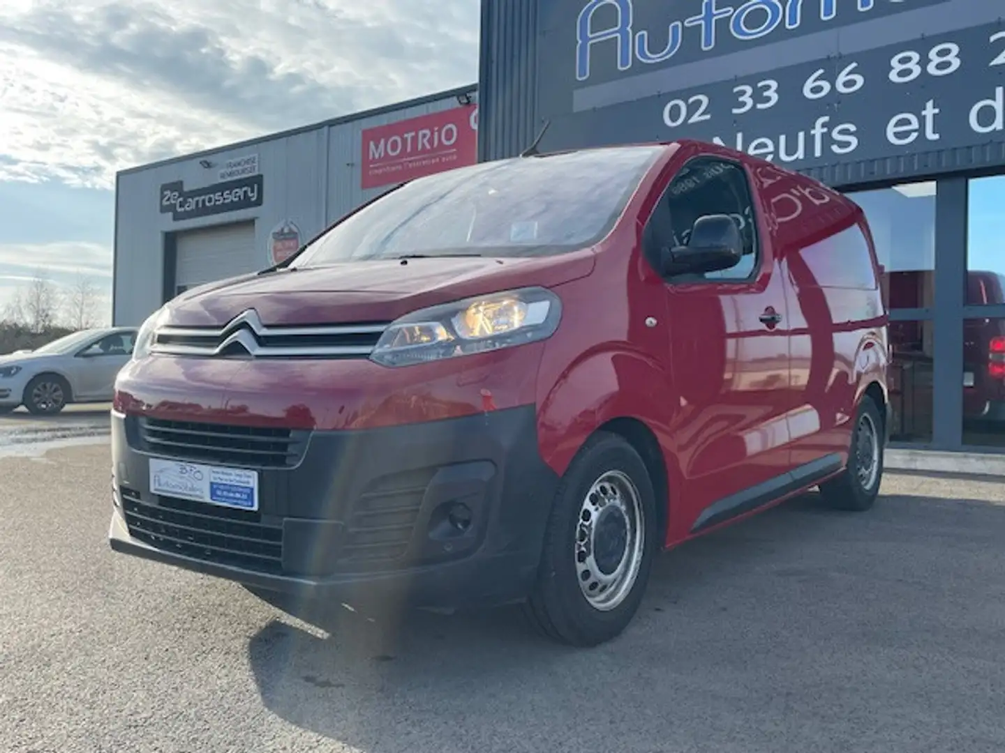Citroen Jumpy XS 2.0 BLUEHDI 150CH CLUB S\u0026S Rood - 1
