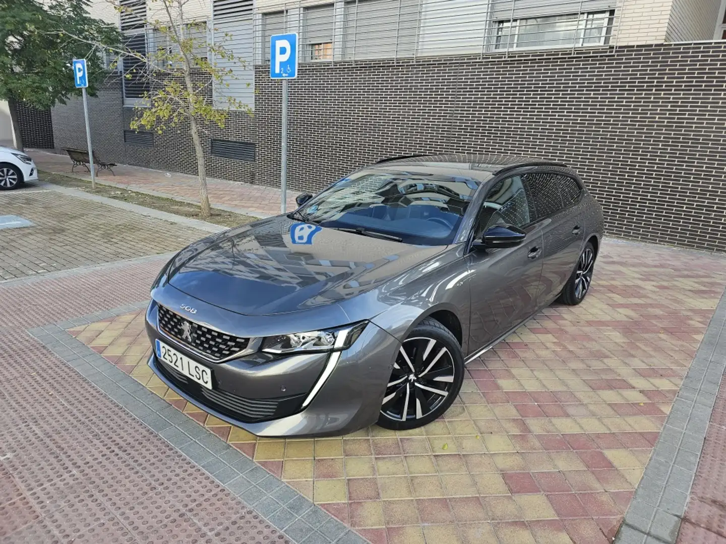 Peugeot 508 SW 1.5 BlueHDi S&S GT EAT8 130 Gris - 1