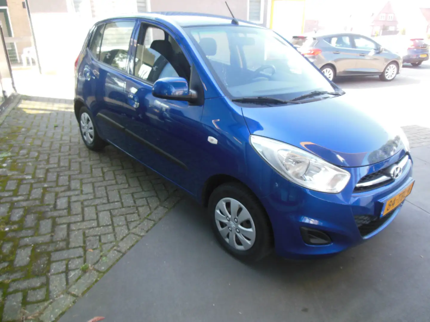 Hyundai i10 1.1 i-Drive Cool Staat in de Krim Bleu - 2
