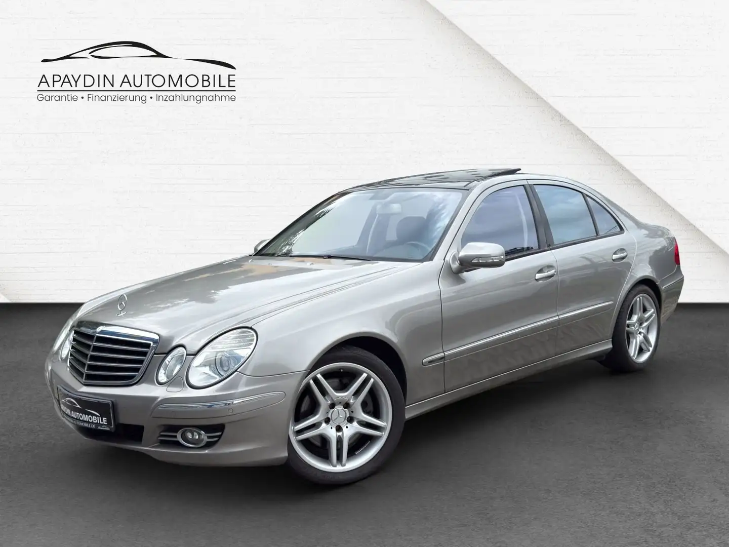 Mercedes-Benz E 500 Lim. Avantgarde PANO/LEDER/NAVI/XENON/STHZ Argent - 1