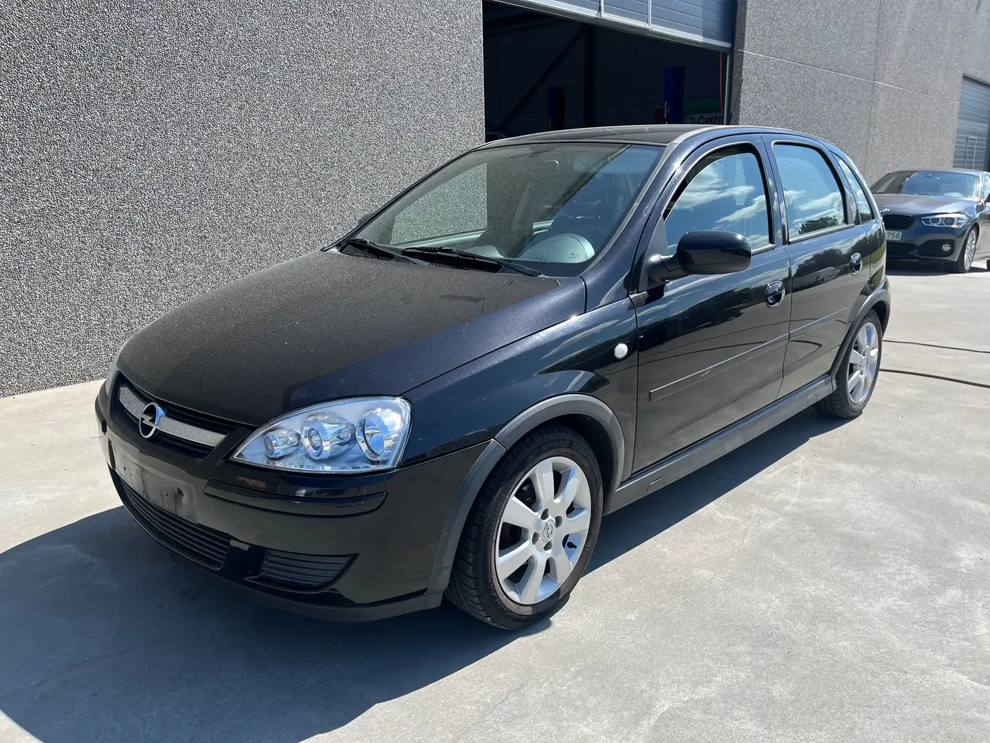 Opel Corsa 1.2i Twinport 80ch - Clim - révision ok Noir - 1