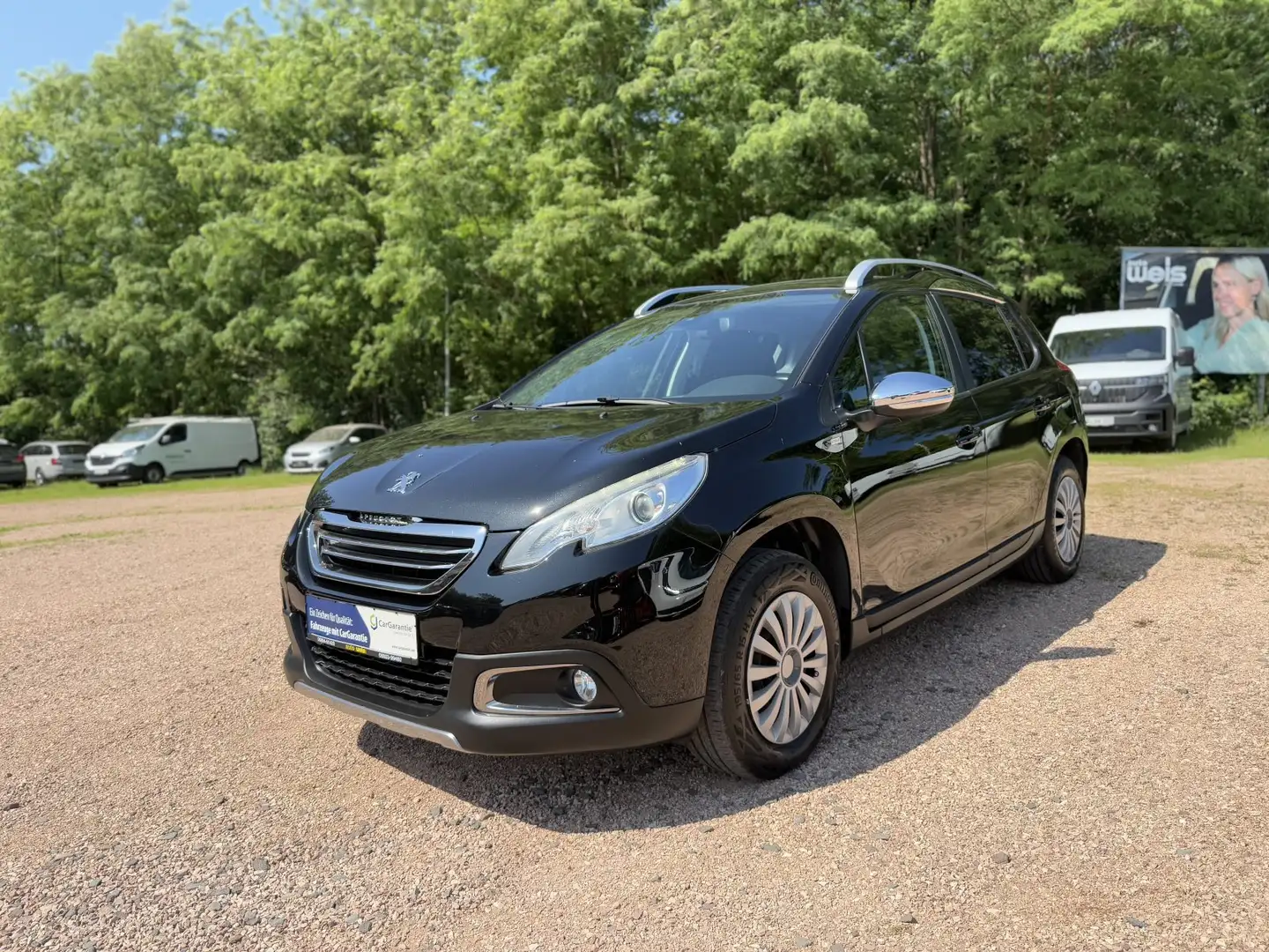 Peugeot 2008 PureTech 110 Style Schwarz - 1