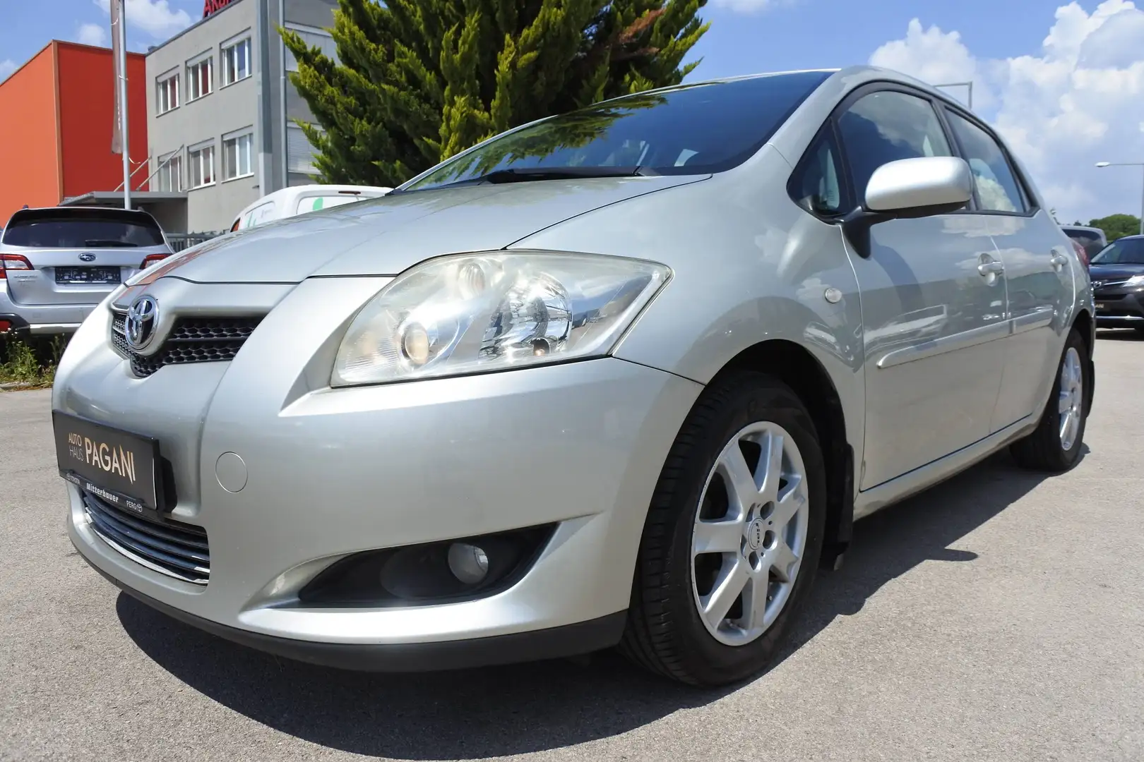 Toyota Auris Auris 1,6 Dual VVT-i Automatik Silber - 1