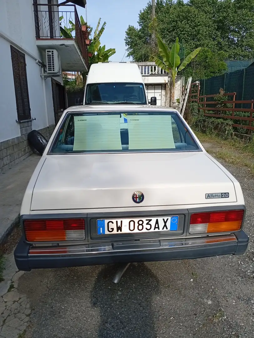 Alfa Romeo Alfetta 2.0 L - 1