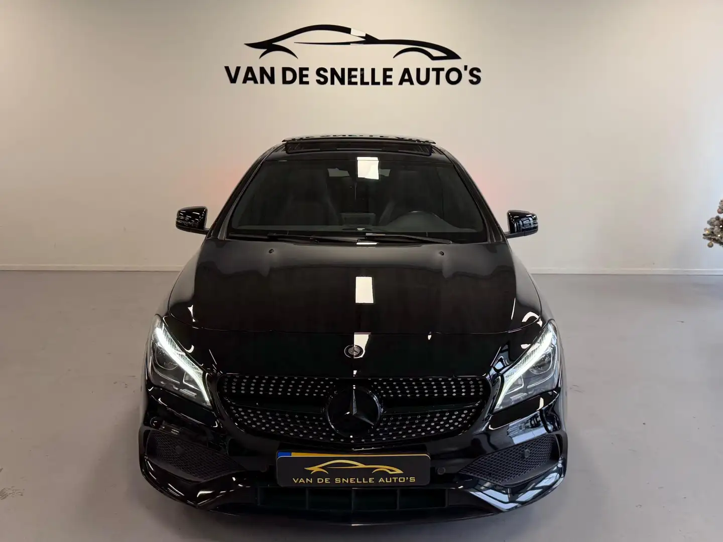 Mercedes-Benz CLA 200 Shooting Brake Prestige AMG/BLACKOPTIC/CAMERA/PANO Noir - 2