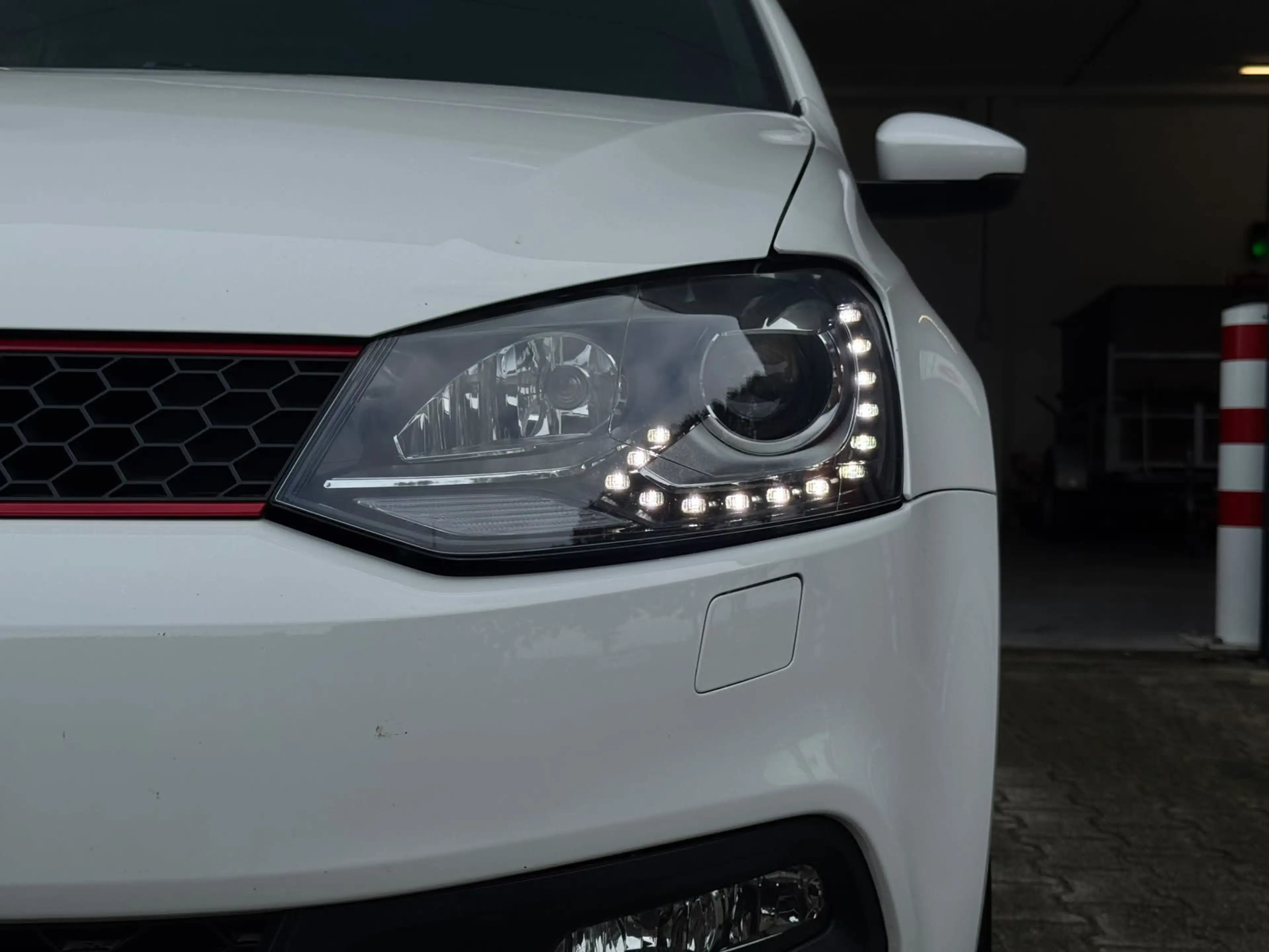 Volkswagen Polo GTI 1.4 TSI / XENON / LED-DAGRIJ / P.SENSOREN / CRUISE — photo 3