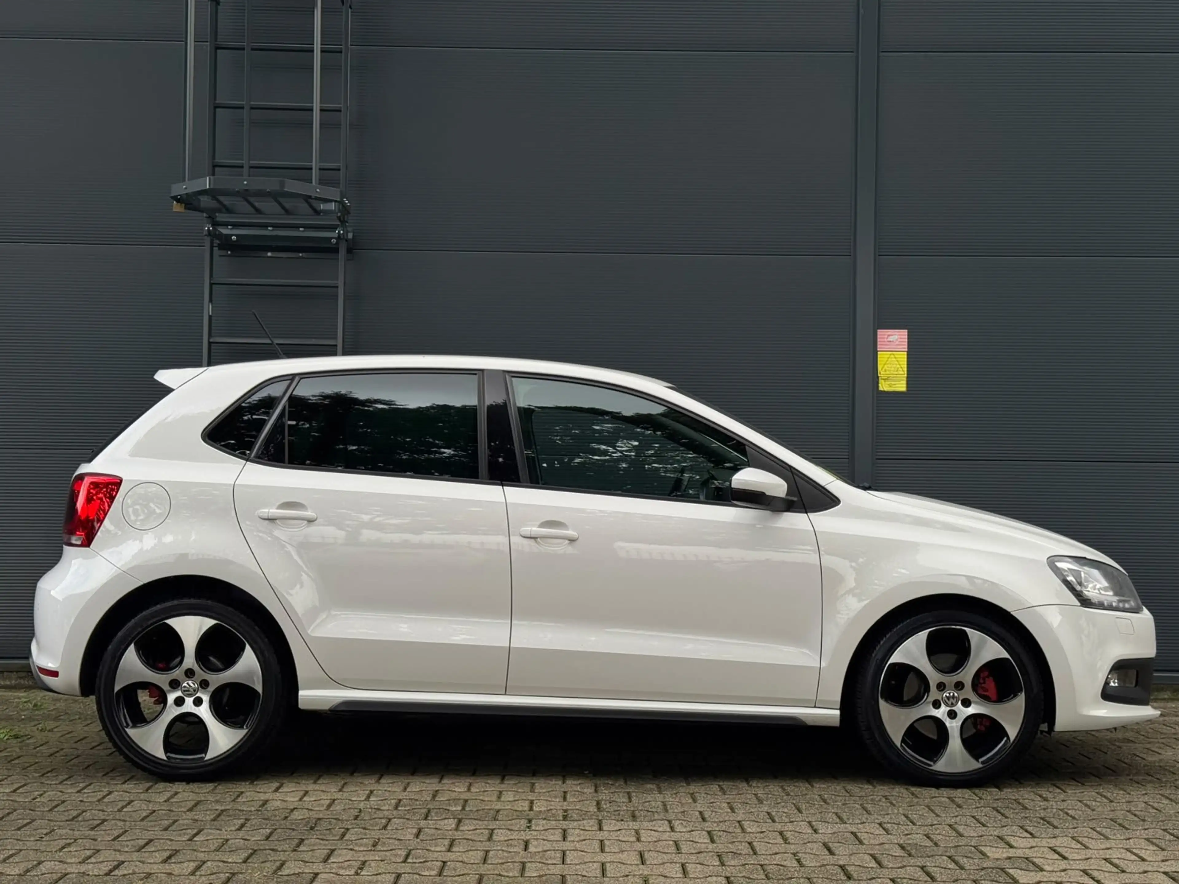 Volkswagen Polo GTI 1.4 TSI / XENON / LED-DAGRIJ / P.SENSOREN / CRUISE — photo 12