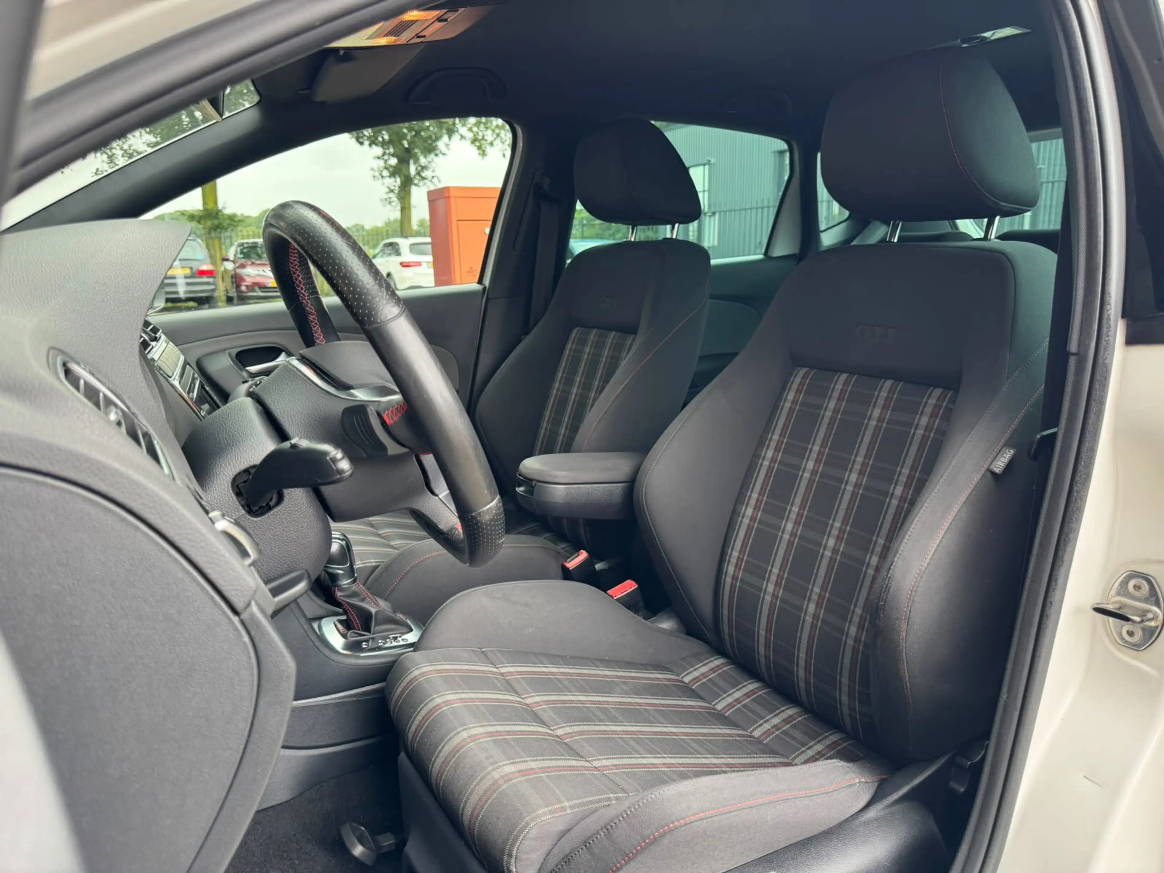 Volkswagen Polo GTI 1.4 TSI / XENON / LED-DAGRIJ / P.SENSOREN / CRUISE — photo 15