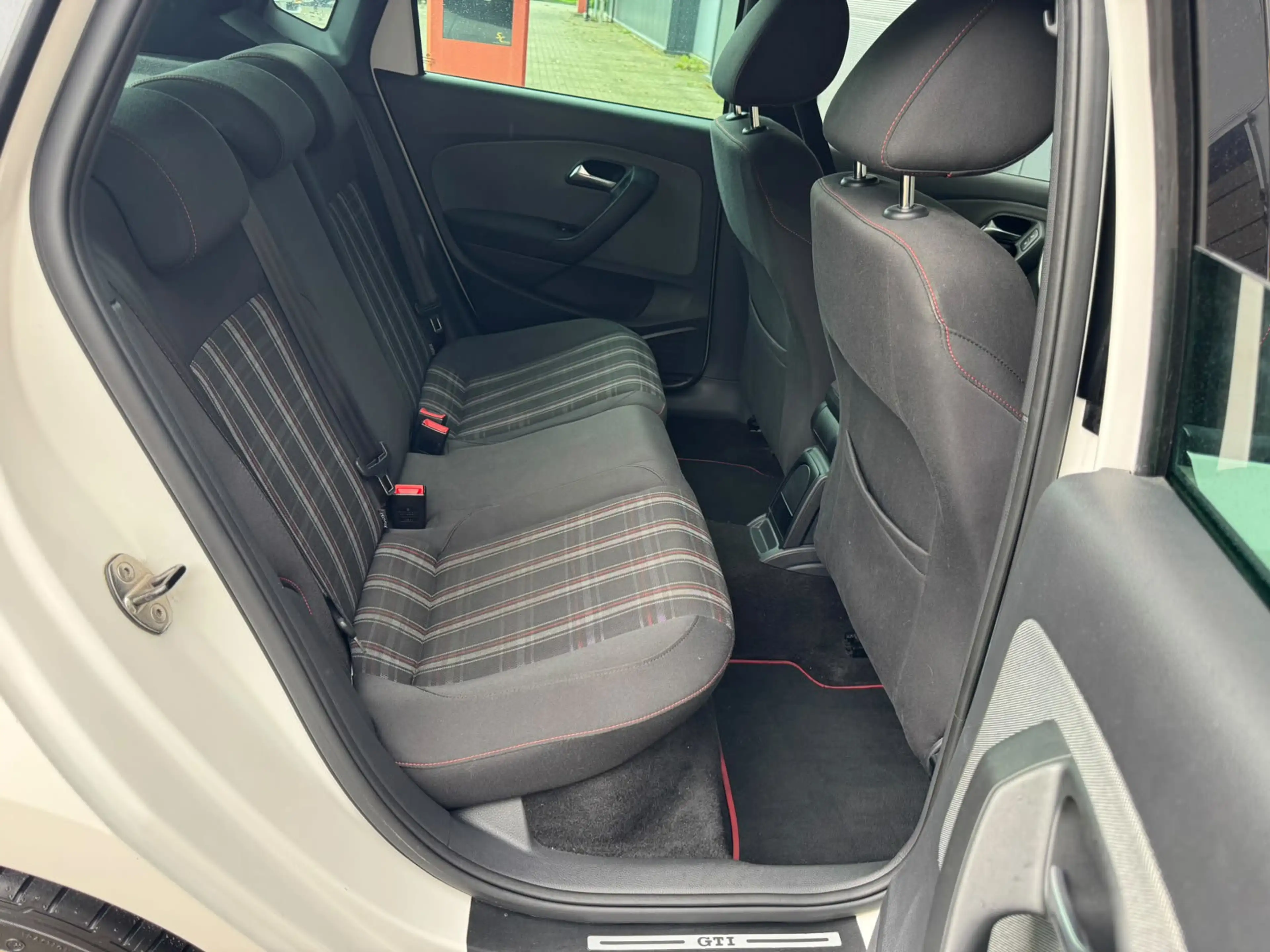 Volkswagen Polo GTI 1.4 TSI / XENON / LED-DAGRIJ / P.SENSOREN / CRUISE — photo 22