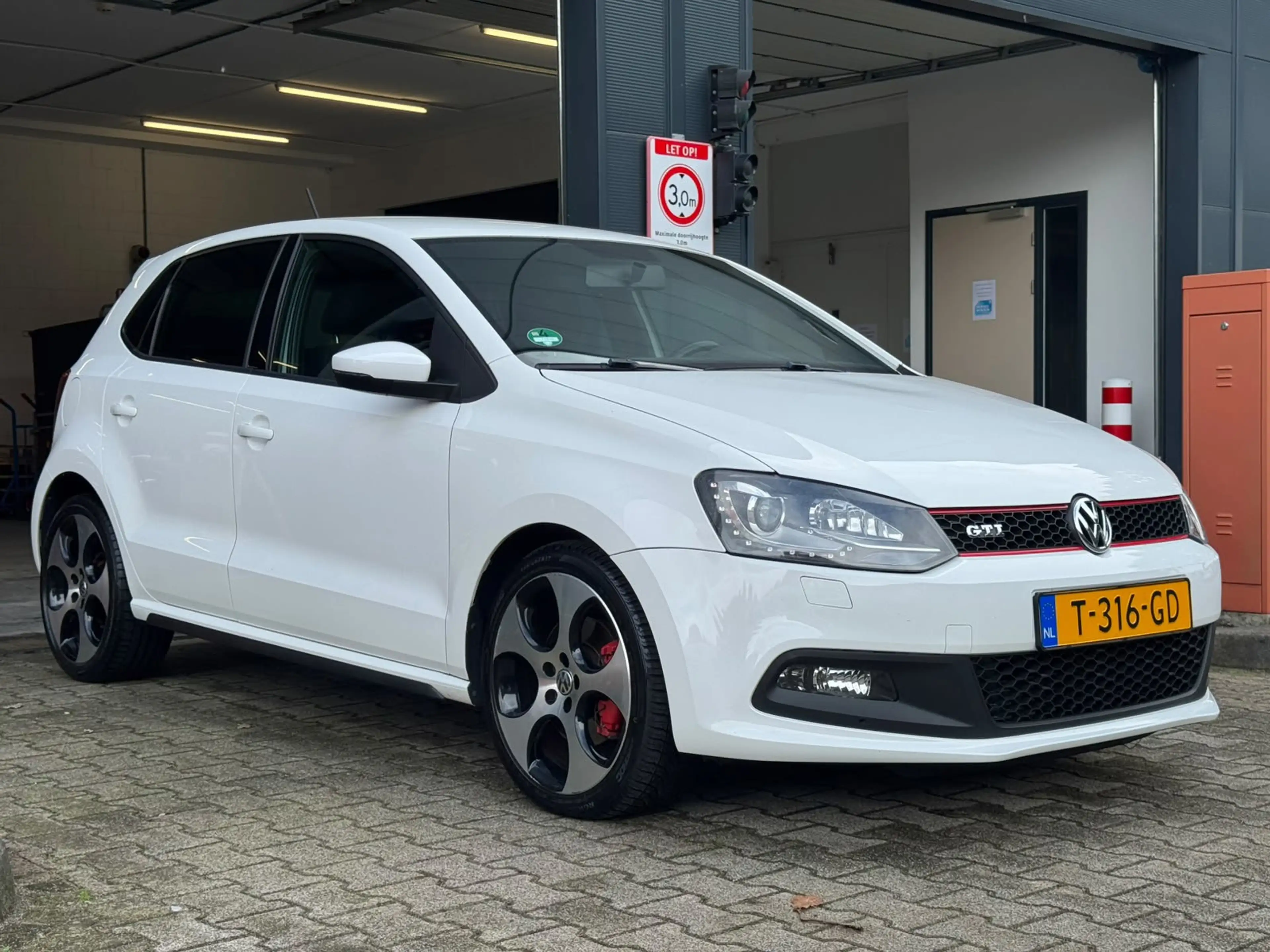 Volkswagen Polo GTI 1.4 TSI / XENON / LED-DAGRIJ / P.SENSOREN / CRUISE — photo 5