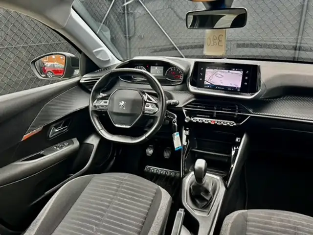 Peugeot 208 view 15