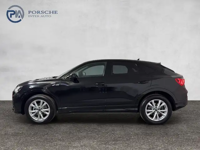 Audi Q3 view 3