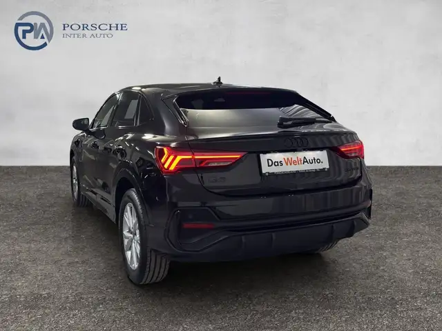 Audi Q3 view 4