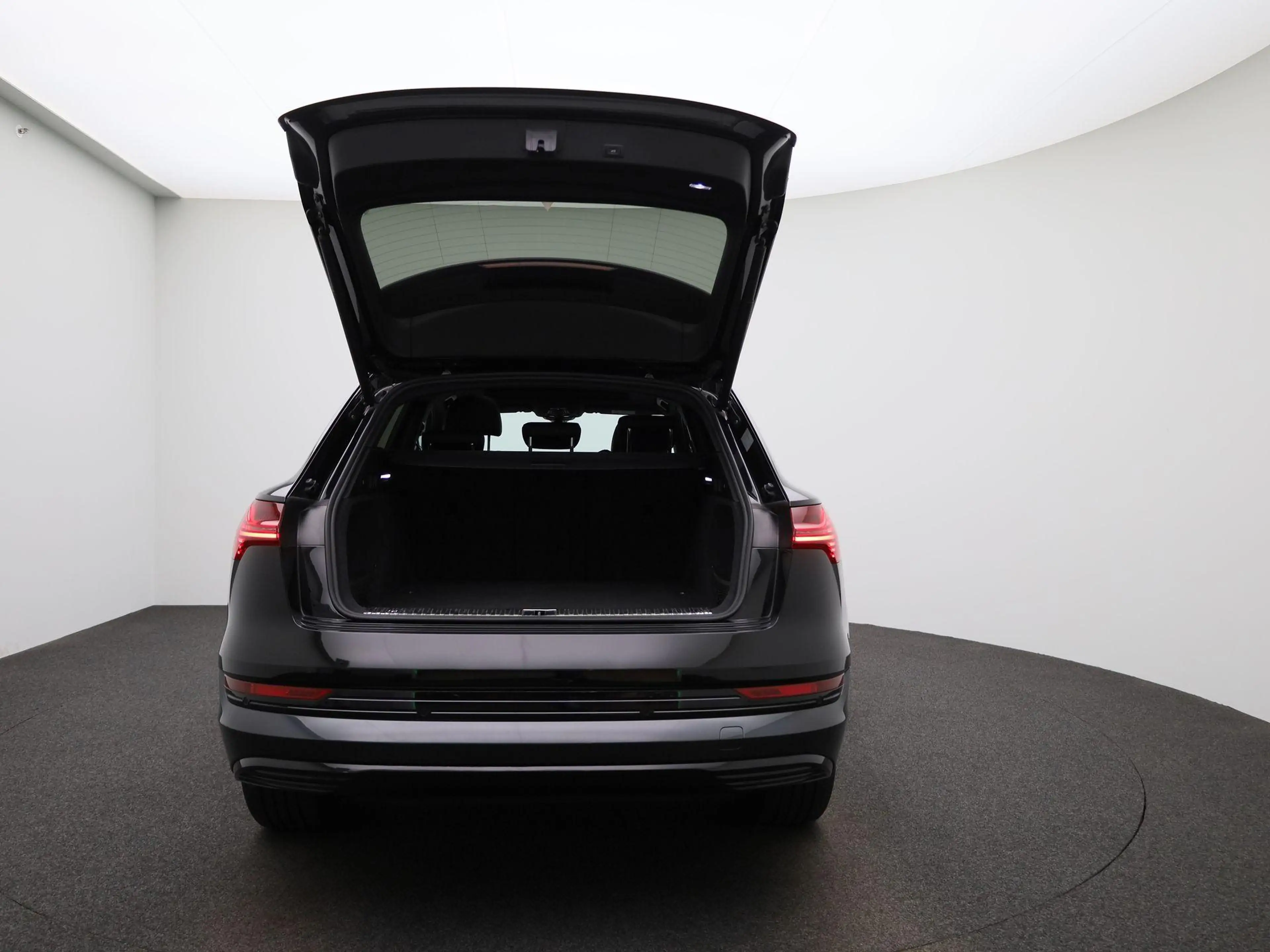 Audi e-tron 55 quattro Advanced edition Plus 95 kWh — photo 11