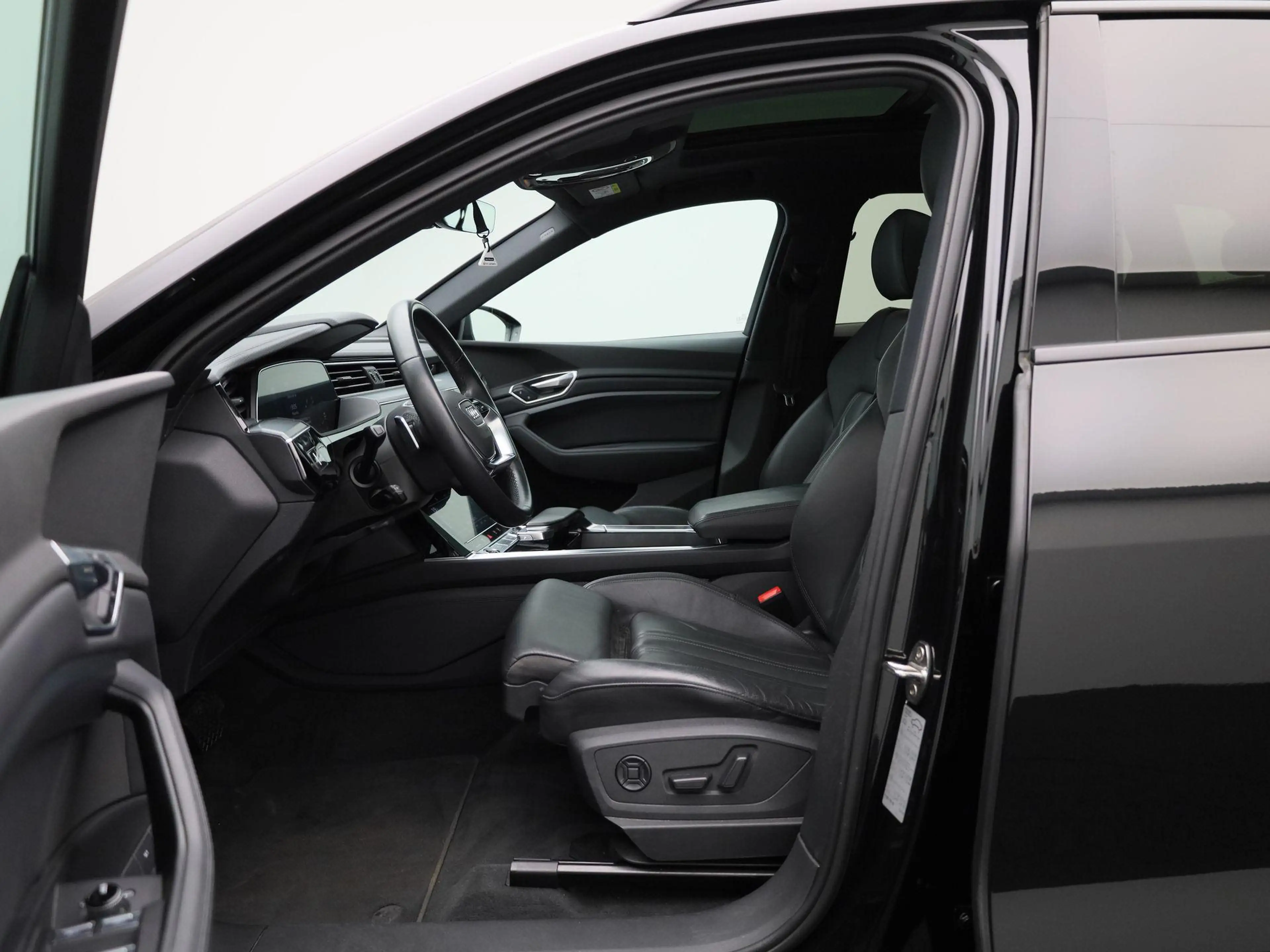 Audi e-tron 55 quattro Advanced edition Plus 95 kWh — photo 9