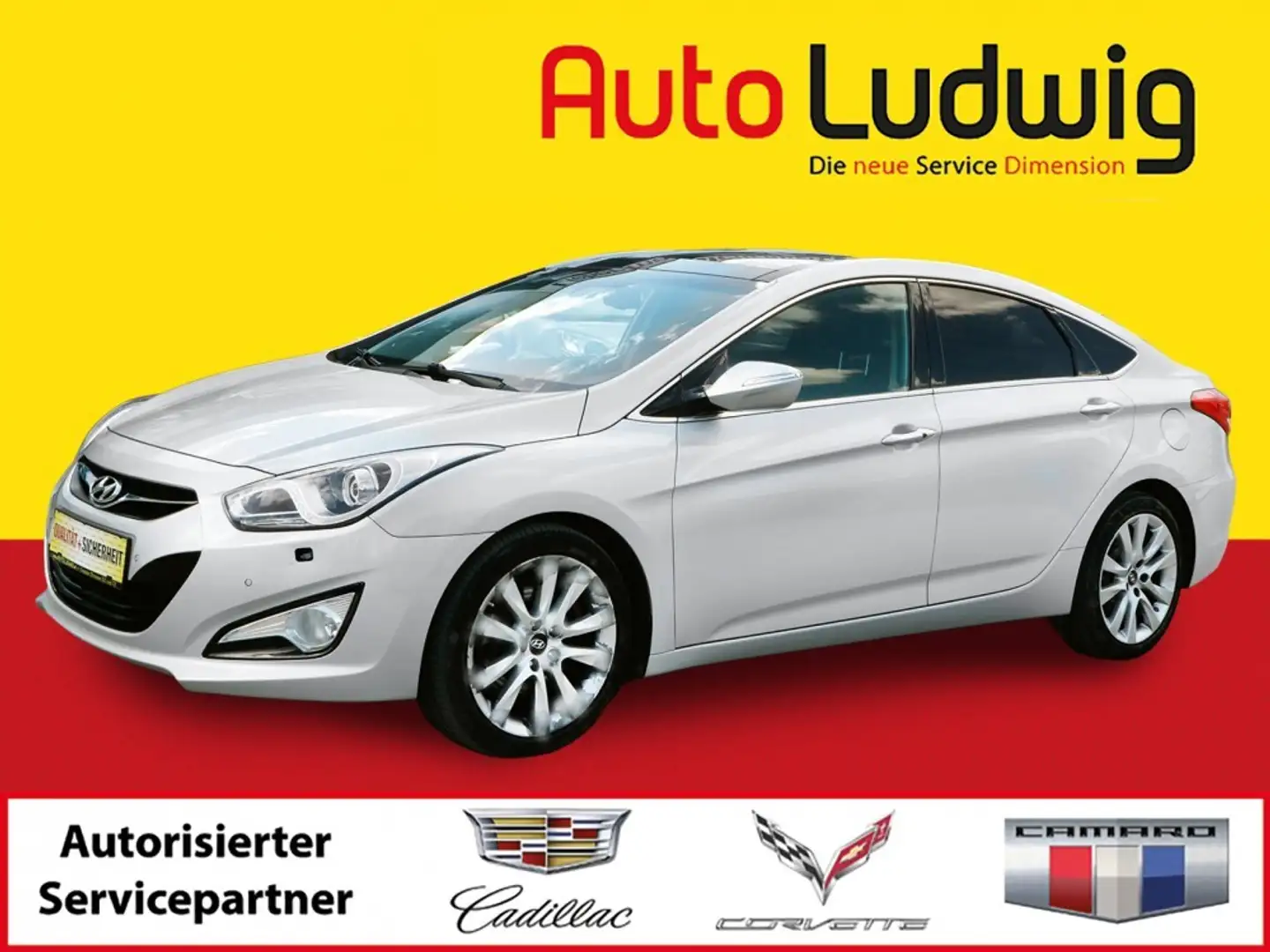 Hyundai i40 Style 1,7 CRDi Aut.*NAVI*LEDER*XENON*R-CAM**PAN... Silber - 1