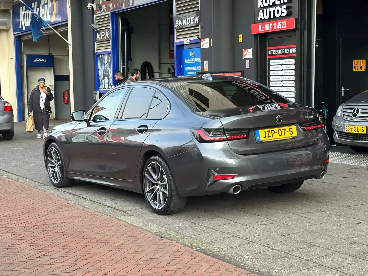 BMW 330 3-serie 330i High Executive Aut Leer Navi Carplay Gris - 2