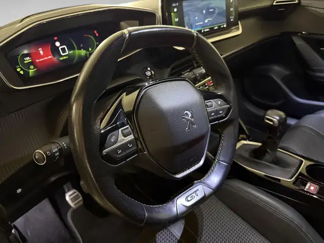 Peugeot 208 view 8
