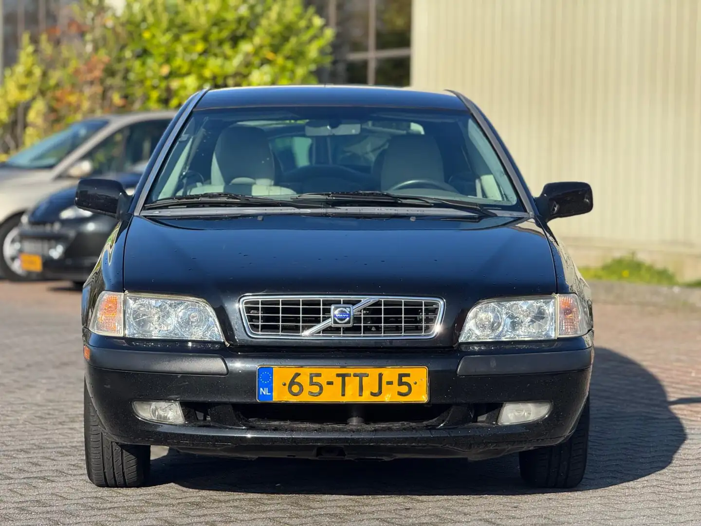 Volvo V40 1.8 Europa Elegance | Automaat | Trekhaak | Airco Zwart - 2