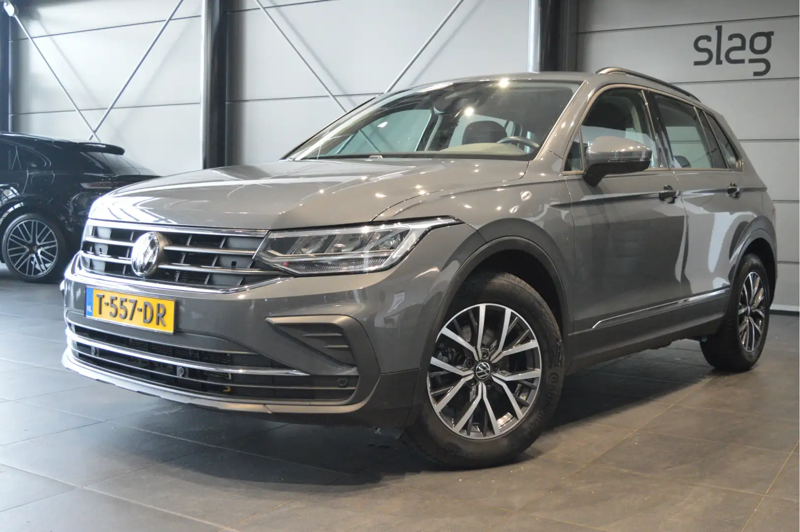 Volkswagen Tiguan 2.0 TDI Life navi clima camera trekhaak 17 inch 15 Gris - 1