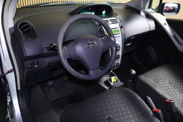Toyota Yaris view 11