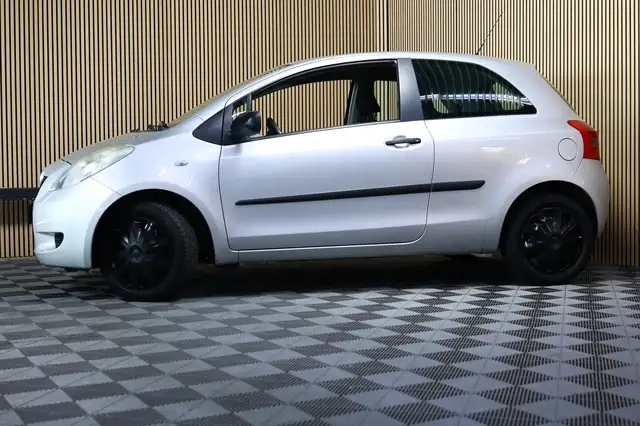 Toyota Yaris view 10