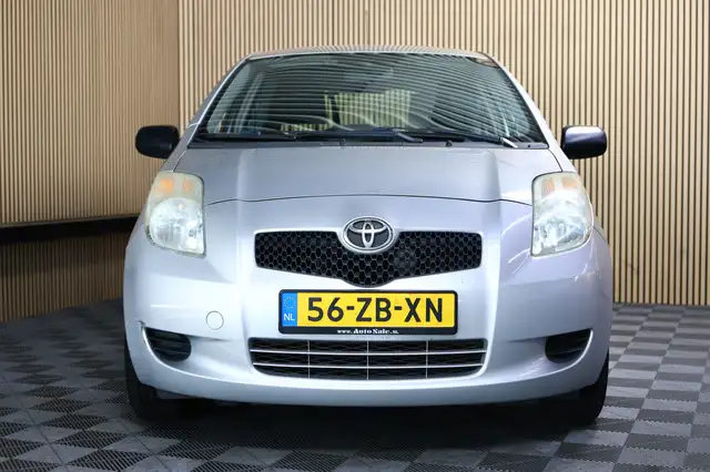 Toyota Yaris view 8