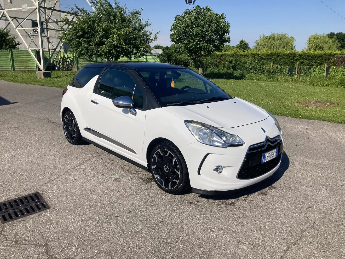 Citroen DS3 1.6 hdi So Chic 92cv - 1