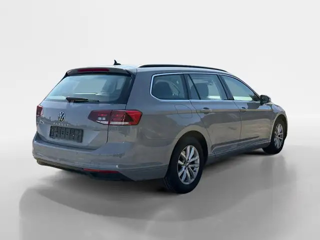 Volkswagen Passat view 5