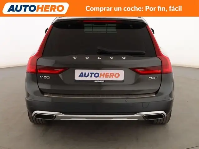 Volvo V90 view 5