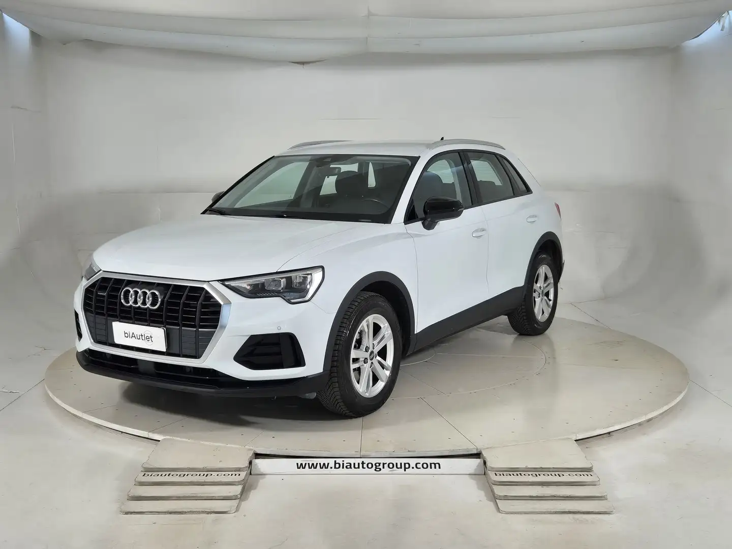 Audi Q3 II 2018 Diesel 35 2.0 tdi Business quattro s-tronic Weiß - 1
