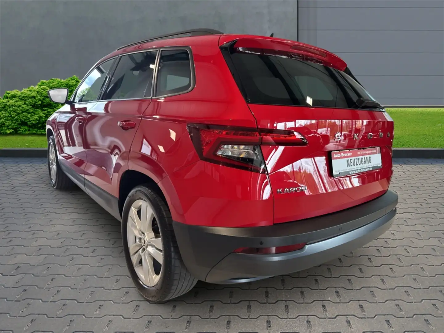 Skoda Karoq Style 4x4 2.0 TDI+Anhängerkupplung+Navi+Leder+Aluf Rot - 2