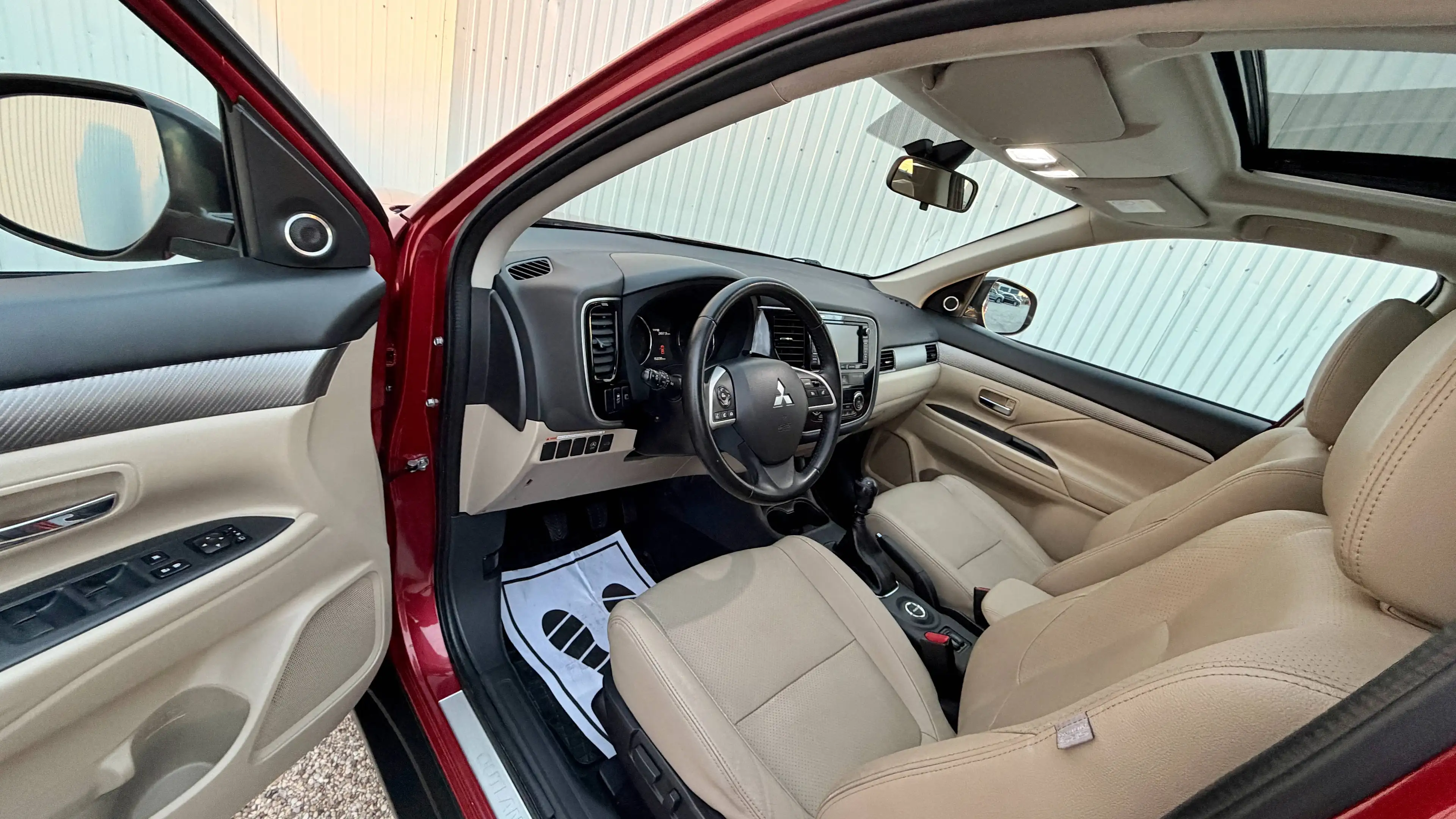 Mitsubishi Outlander 2.2 DI-D Instyle 4WD — photo 9