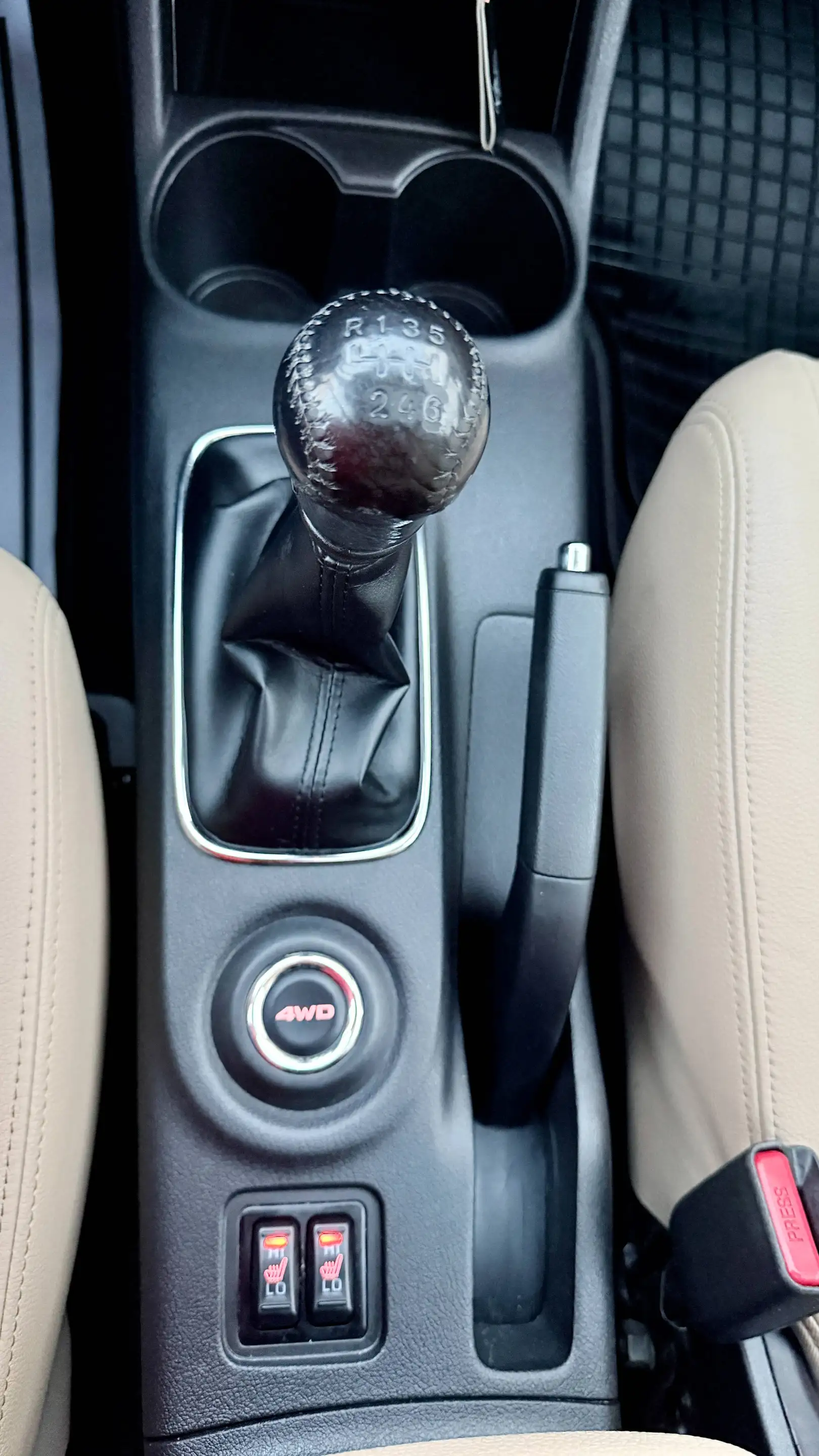 Mitsubishi Outlander 2.2 DI-D Instyle 4WD — photo 14