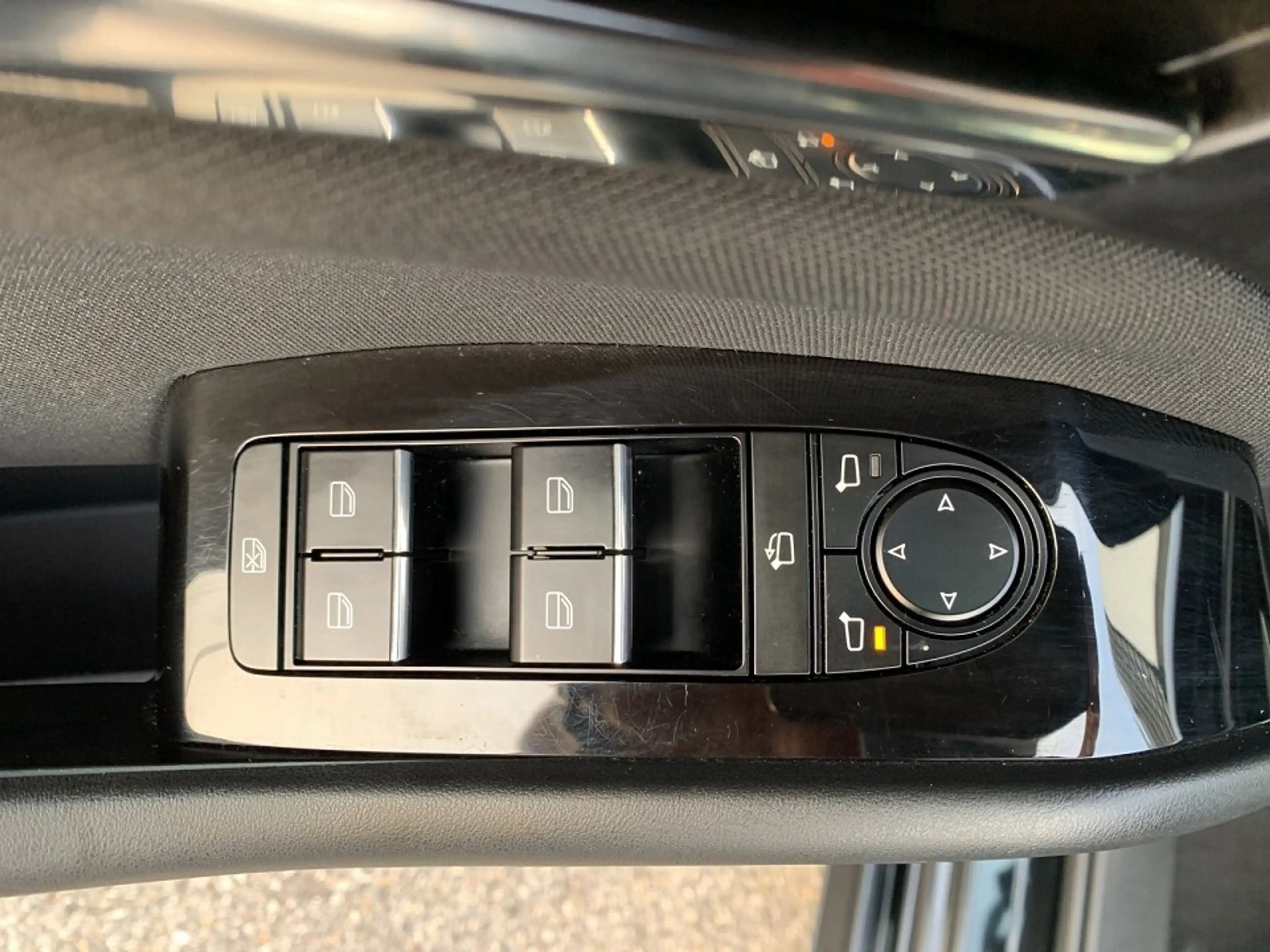 Mazda 3 Mazda3 e-Skyactiv-G122 Homura — photo 9