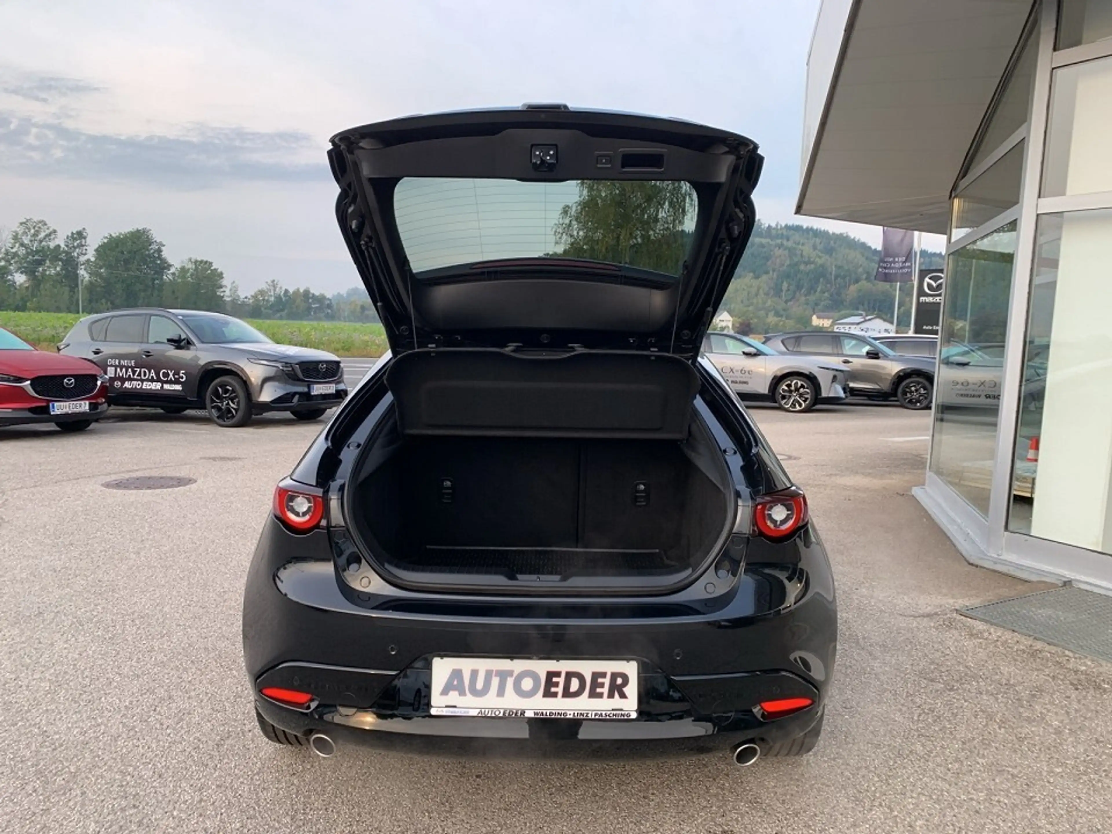 Mazda 3 Mazda3 e-Skyactiv-G122 Homura — photo 10