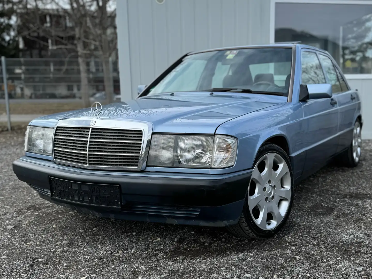 Mercedes-Benz 190 150€p.M.*E 2,0 Aut.*SPORTLINE*SHZ*SCHIEBEDACH Azul - 1
