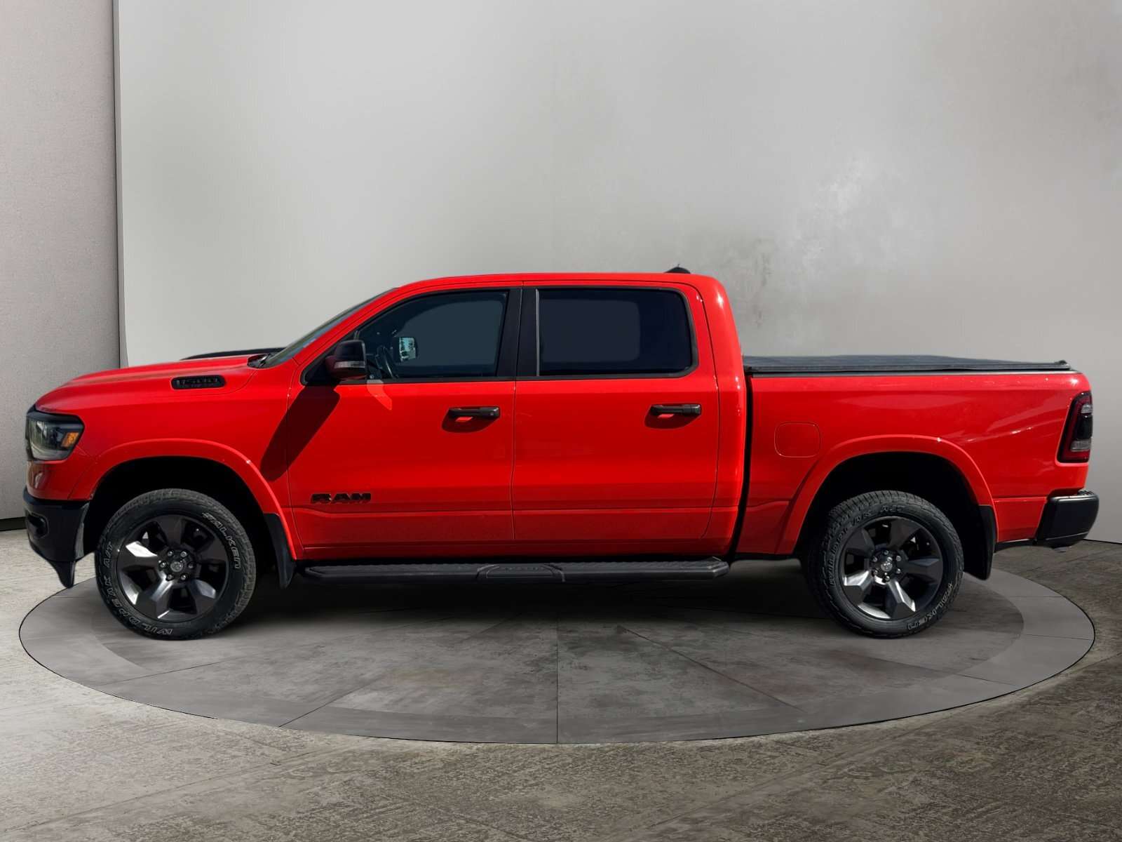 2021 RAM 1500 BIG HORN / 5.7L HEMI / LEVEL 2 EQUIPMENT  / BUIT T — снимка 1