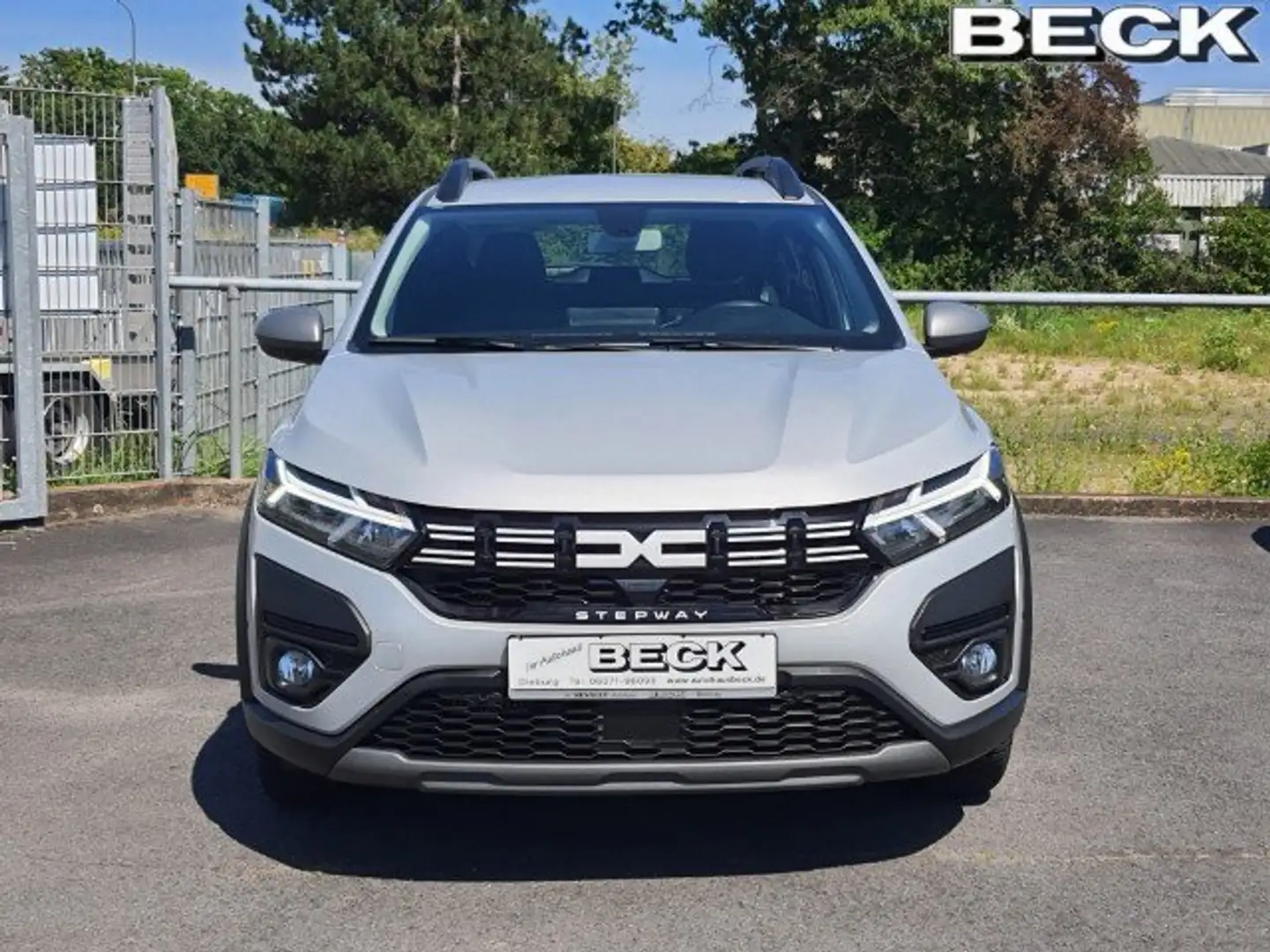 Dacia Sandero Stepway Expression TCe 90 | Garantie 03/26,Klima,N Silber - 2