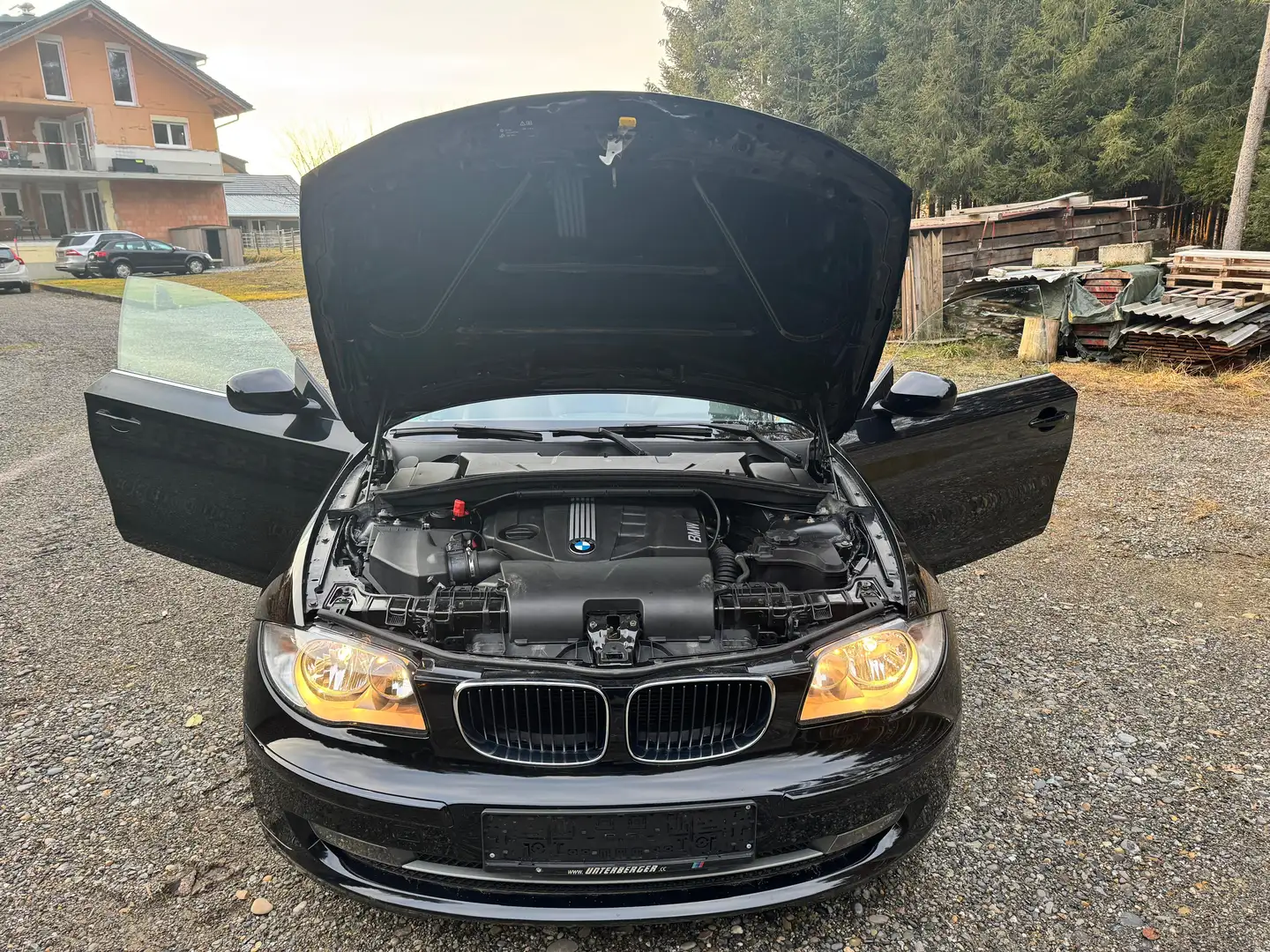 BMW 116 1er Diesel (3-Türer) 116d DPF Schwarz - 2