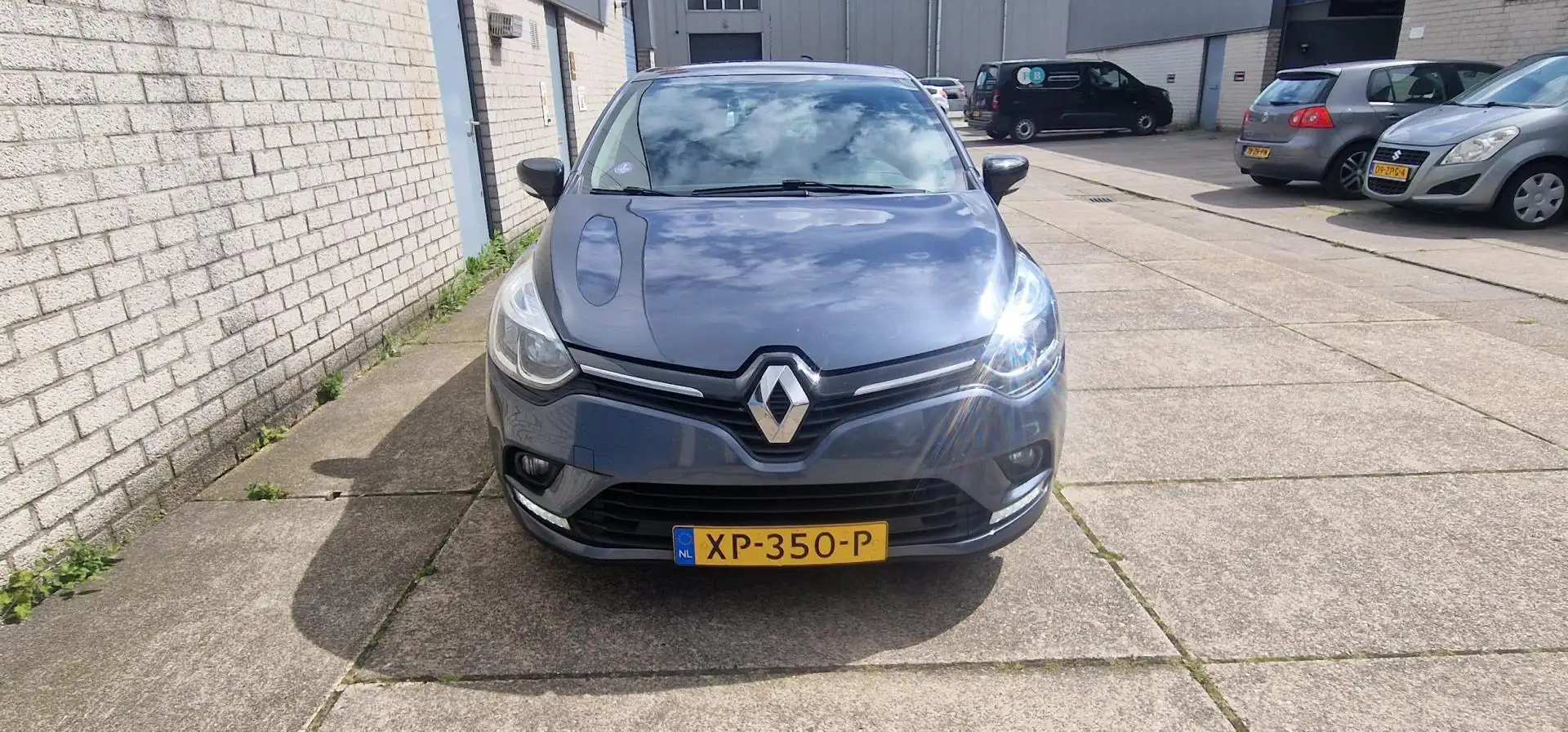 Renault Clio 0.9 TCe Limited 2e eigenaar Navigatie NAP Gris - 2