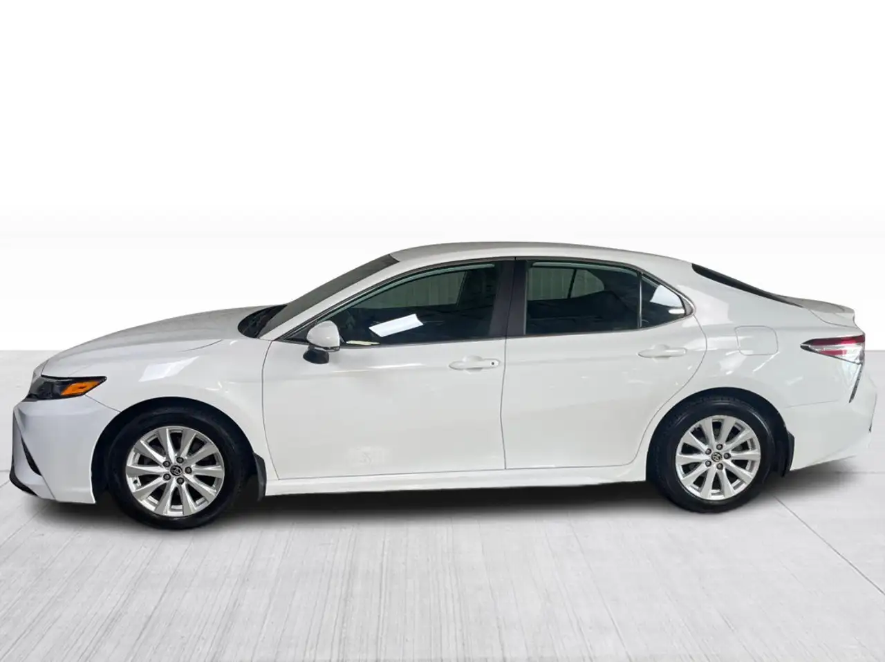 Toyota Camry снимка Toyota Camry