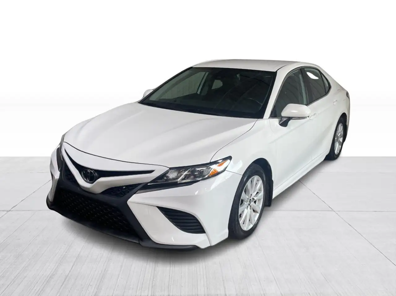 Toyota Camry снимка Toyota Camry